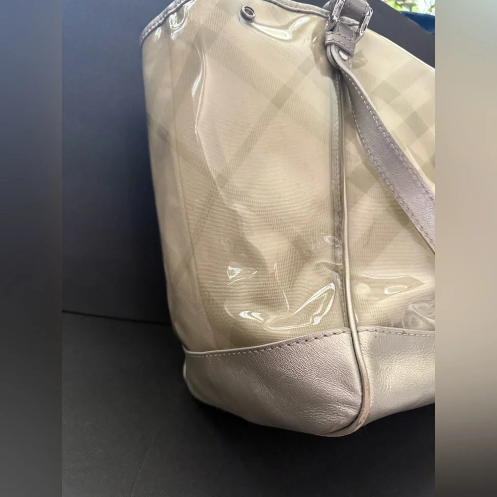 Burberry metallic leather trim pvc bag - Picture 13 of 14